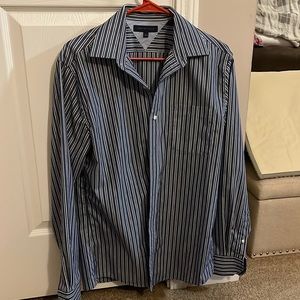 Tommy Hilfiger blue dress short with dbl white vertical lines. size 34-35, 15.5